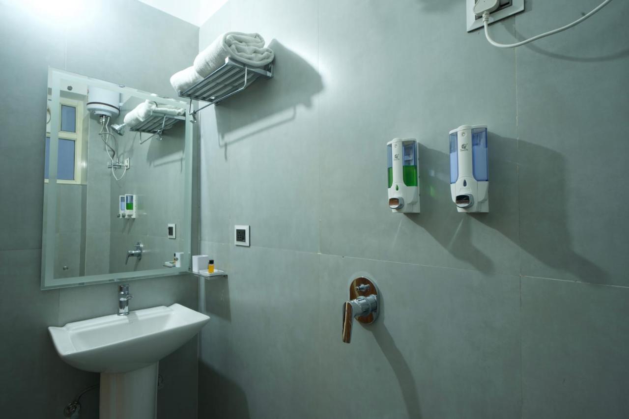 Hotel Dolphin Club Chinhat Zewnętrze zdjęcie